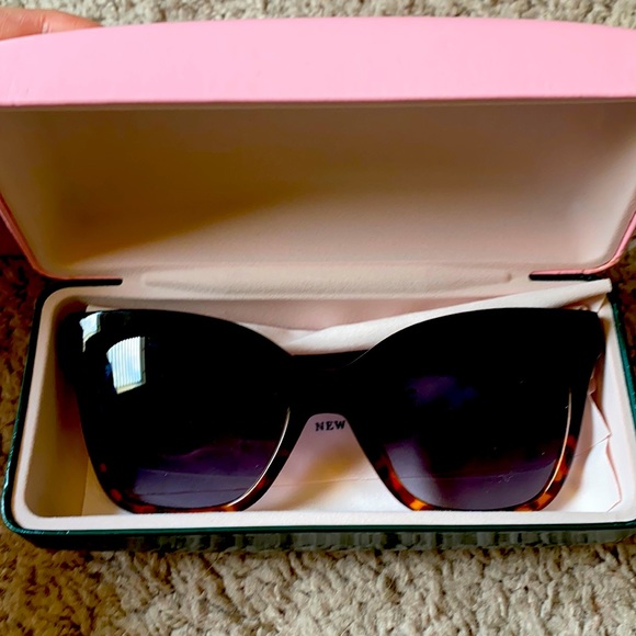 Accessories | Kate Spade Sunglasses | Poshmark display picture 2